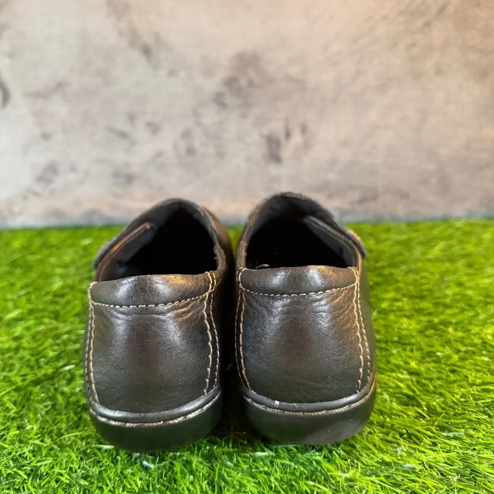 Clarks Bendables Black Leather‎ Button Slip On Flats Shoes Womens size 7 M